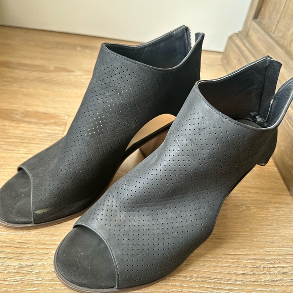 Black Heel Booties - Picture 5 of 6